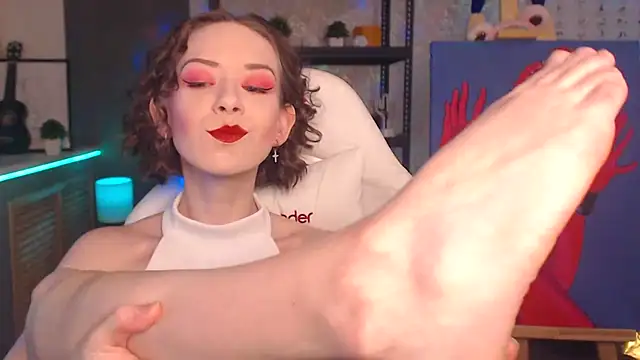 FascinatingEyess online show from 16, 2, 2026