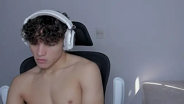 Snapshot of laurent_nova chatting on 29, 10, 2025 laurent nova online show from 29, 10, 2025