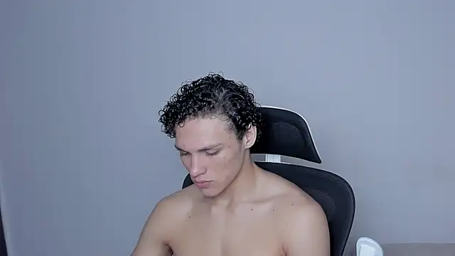 Snapshot of laurent_nova chatting on 17, 11, 2025 laurent nova online show from 17, 11, 2025