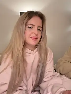 Holly-Glamour online show from 8, 5, 2026