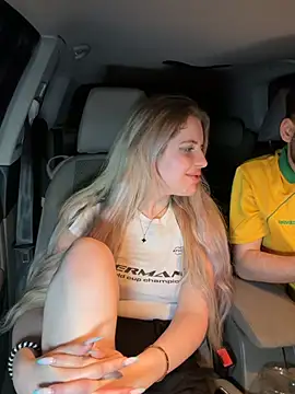 Holly-Glamour online show from 24, 6, 2026