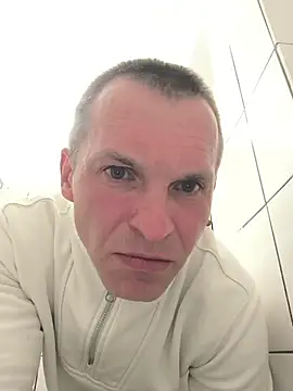 AttractiveSilk5 online show from 23, 4, 2026