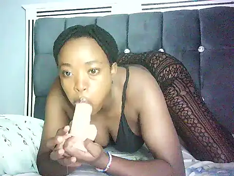 Cryaluna online show from 8, 5, 2026