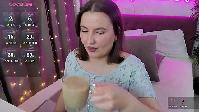 Snapshot of FeralPeach chatting on 29, 11, 2025 FeralPeach online show from 29, 11, 2025