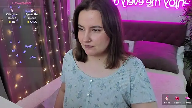 Snapshot of FeralPeach chatting on 14, 12, 2025 FeralPeach online show from 14, 12, 2025