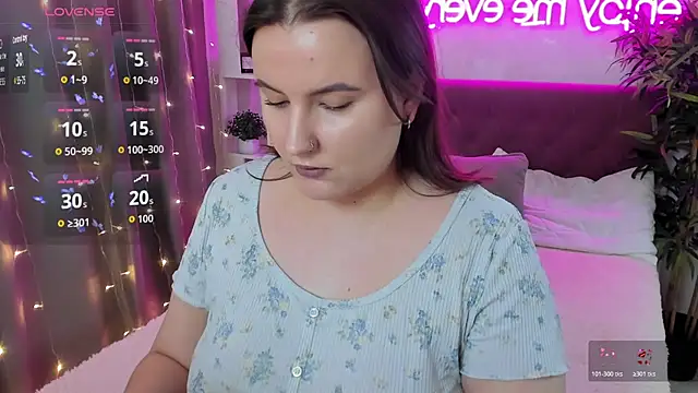 Snapshot of FeralPeach chatting on 8, 1, 2026 FeralPeach online show from 8, 1, 2026