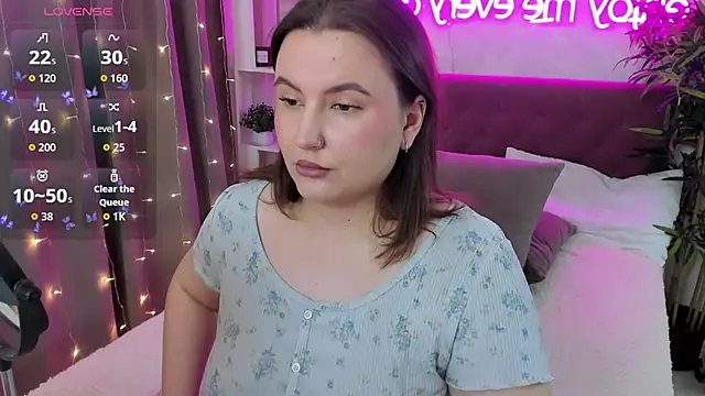 Snapshot of FeralPeach chatting on 6, 2, 2026 FeralPeach online show from 6, 2, 2026