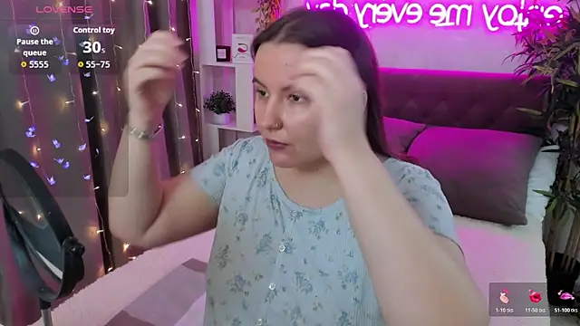 Snapshot of FeralPeach chatting on 14, 2, 2026 FeralPeach online show from 14, 2, 2026