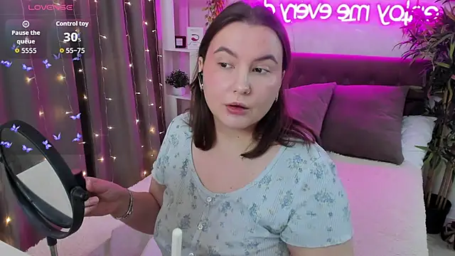 Snapshot of FeralPeach chatting on 20, 2, 2026 FeralPeach online show from 20, 2, 2026