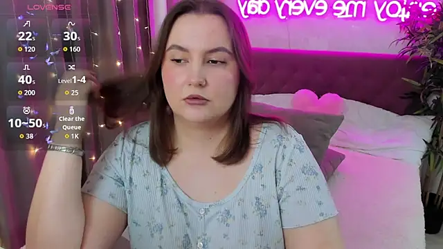 Snapshot of FeralPeach chatting on 6, 3, 2026 FeralPeach online show from 6, 3, 2026