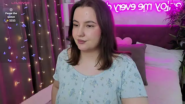 Snapshot of FeralPeach chatting on 13, 3, 2026 FeralPeach online show from 13, 3, 2026