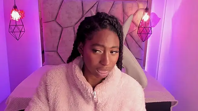 Queen perla  online show from 19, 3, 2025