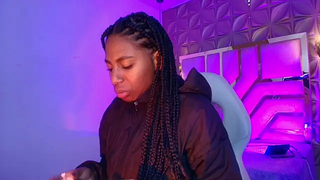 Queen perla  online show from 30, 4, 2026