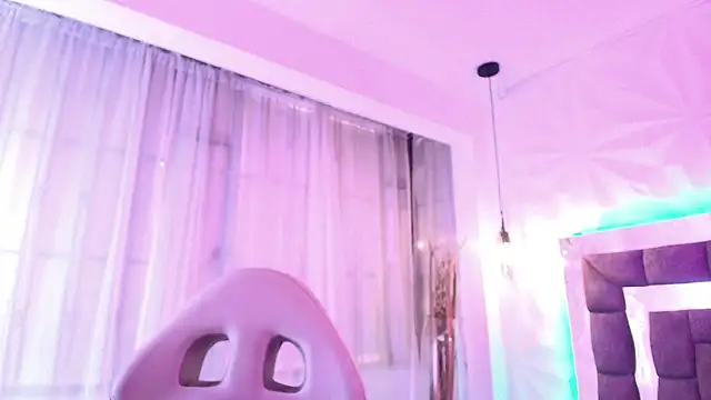 Queen perla  online show from 23, 6, 2026