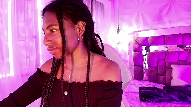 Queen perla  online show from 23, 7, 2026