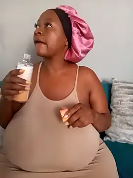 Snapshot of Chubbykarisma27 chatting on 11, 12, 2024 Chubbykarisma27 online show from 11, 12, 2024