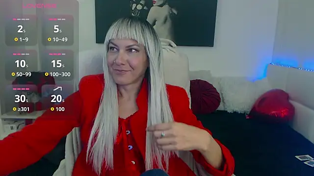 EvelynQueenn online show from 25, 10, 2025