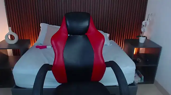 lizowenn  online show from 24, 2, 2025