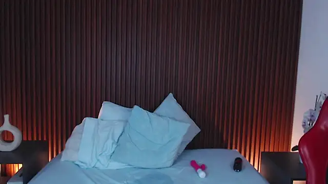 lizowenn  online show from 11, 3, 2025