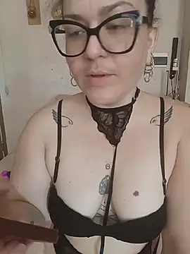 peachgirlmartyna online show from 4, 8, 2026