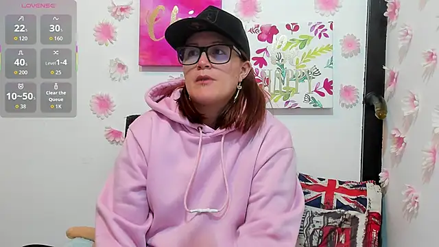 Snapshot of amberr34 chatting on 18, 9, 2025 amberr34 online show from 18, 9, 2025