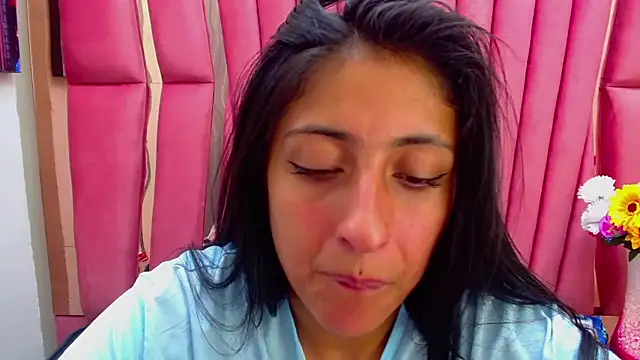 Snapshot of Cameron_cutte chatting on 4, 1, 2025 Cameron cutte online show from 4, 1, 2025