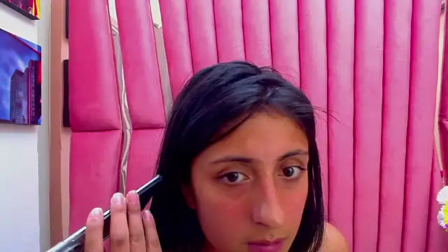 Snapshot of Cameron_cutte chatting on 5, 1, 2025 Cameron cutte online show from 5, 1, 2025