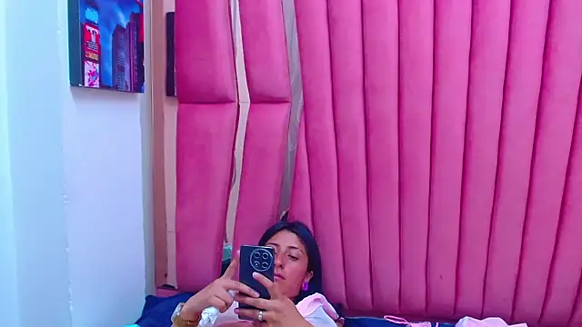 Snapshot of Cameron_cutte chatting on 8, 2, 2025 Cameron cutte online show from 8, 2, 2025