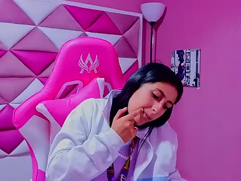 Snapshot of Cameron_cutte chatting on 10, 9, 2025 Cameron cutte online show from 10, 9, 2025