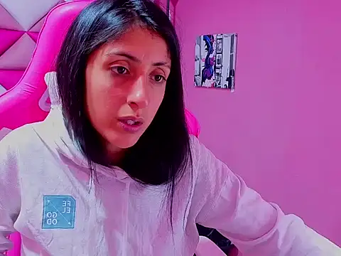 Snapshot of Cameron_cutte chatting on 4, 10, 2025 Cameron cutte online show from 4, 10, 2025