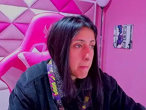 Snapshot of Cameron_cutte chatting on 7, 10, 2025 Cameron cutte online show from 7, 10, 2025