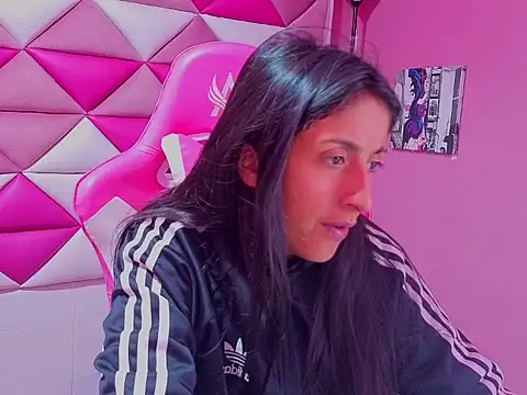 Snapshot of Cameron_cutte chatting on 10, 10, 2025 Cameron cutte online show from 10, 10, 2025