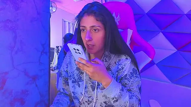 Snapshot of Cameron_cutte chatting on 24, 10, 2025 Cameron cutte online show from 24, 10, 2025