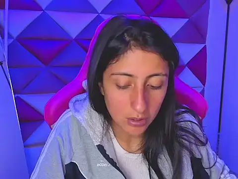 Snapshot of Cameron_cutte chatting on 4, 11, 2025 Cameron cutte online show from 4, 11, 2025