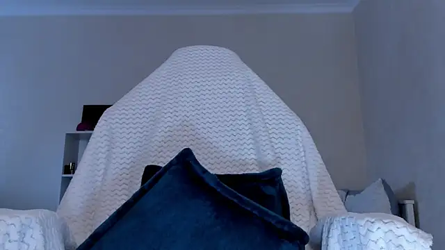 Britney Ross online show from 30, 1, 2025