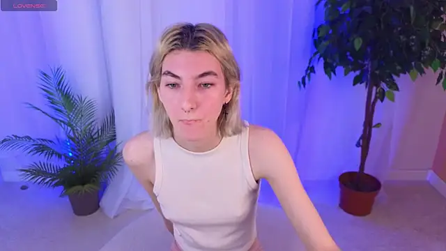 Snapshot of Mia_Cheers chatting on 6, 2, 2025 Mia Cheers online show from 6, 2, 2025