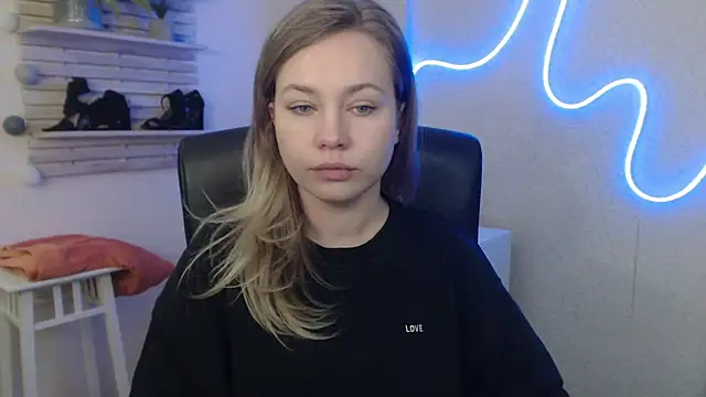 holly xglam online show from 6, 2, 2025