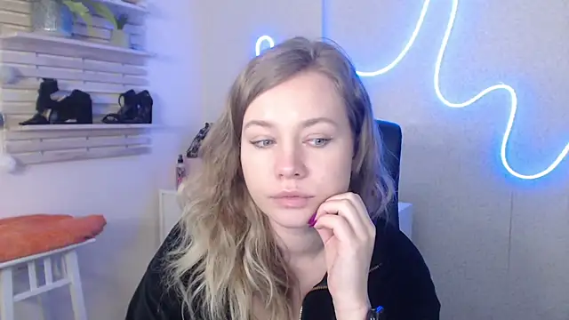 holly xglam online show from 7, 2, 2025