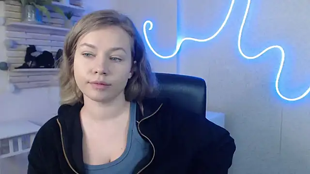 holly xglam online show from 13, 2, 2025