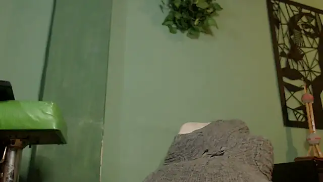Snapshot of thirstymoonxx chatting on 13, 2, 2025 thirstymoonxx online show from 13, 2, 2025