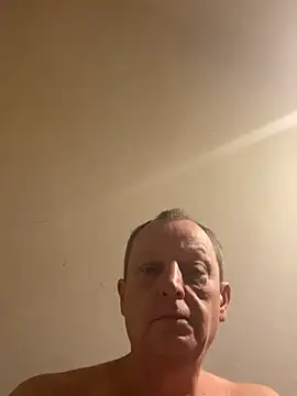 Snapshot of chubbybear2cum chatting on 17, 9, 2025 chubbybear2cum online show from 17, 9, 2025