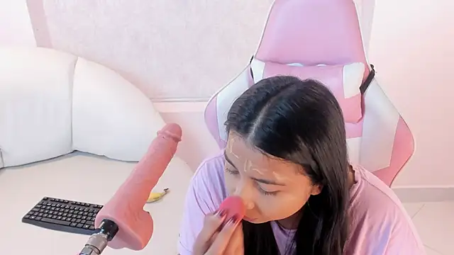 Snapshot of Miliaangeles chatting on 12, 3, 2026 Miliaangeles online show from 12, 3, 2026