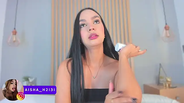 Snapshot of aisha_h_ chatting on 7, 10, 2025 aisha h  online show from 7, 10, 2025