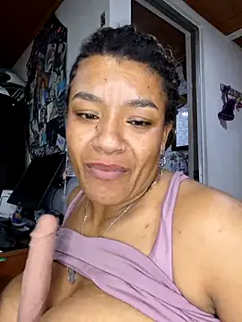 Snapshot of Selket11 chatting on 13, 2, 2025 Selket11 online show from 13, 2, 2025