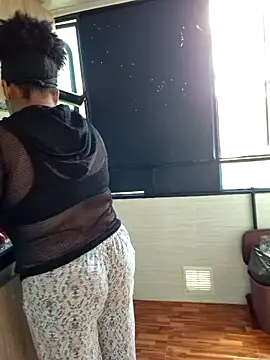 Snapshot of Selket11 chatting on 2, 10, 2025 Selket11 online show from 2, 10, 2025