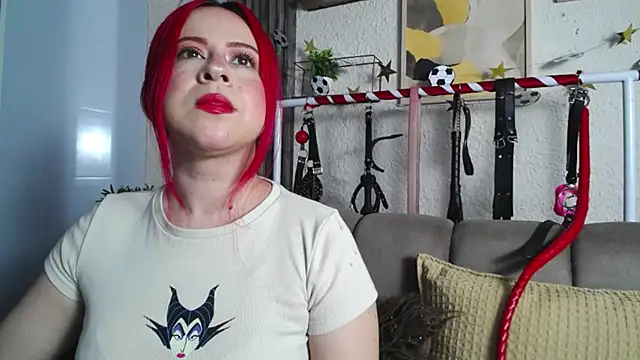 Naty slavedoll online show from 18, 7, 2026