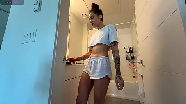 Snapshot of NattyFierros chatting on 6, 8, 2026 NattyFierros online show from 6, 8, 2026