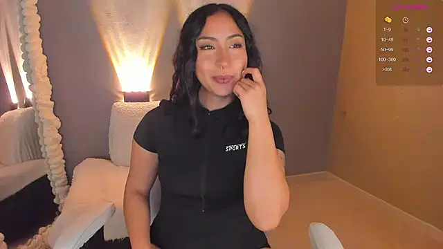 Snapshot of amber_curly chatting on 4, 2, 2025 amber curly online show from 4, 2, 2025