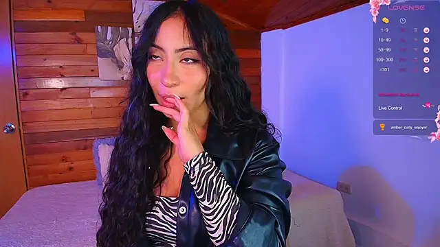 Snapshot of amber_curly chatting on 14, 10, 2025 amber curly online show from 14, 10, 2025