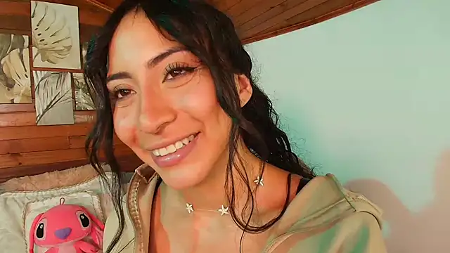 Snapshot of amber_curly chatting on 24, 10, 2025 amber curly online show from 24, 10, 2025